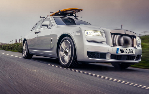 康沃爾的沖浪者已經習慣了大的滾輪 但他們從沒見過這樣的