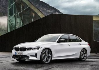全新BMW 330e PHEV具有額外的功率和范圍