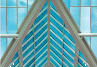 “智能玻璃”是一種節能產品,在汽車、建筑和飛機窗戶上都能找到它的身影