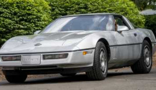 雪佛蘭Corvette的各代產品在任何拉伸方面都不對稱