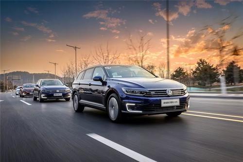 新的高爾夫莊園將基于大眾汽車集團(tuán)一直存在的MQB基礎(chǔ)的擴(kuò)展版本