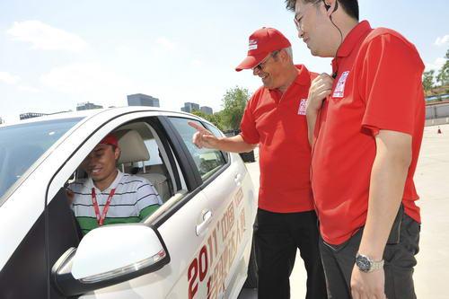 通過駕駛理論考試的學習駕駛者比例在十年內下降了18％