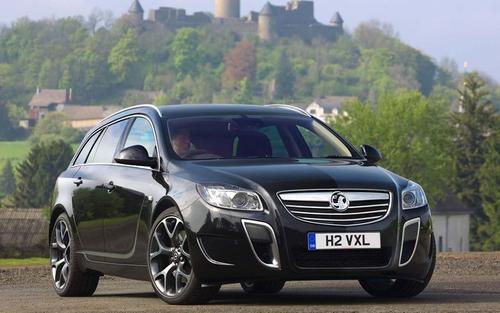 內飾采用Vauxhall的IntelliLink信息娛樂系統的最新版本