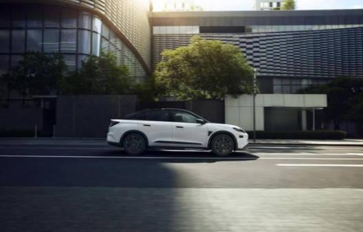 極狐阿爾法S全新HI版在深圳率先推送城區NCA智駕導航輔助功能