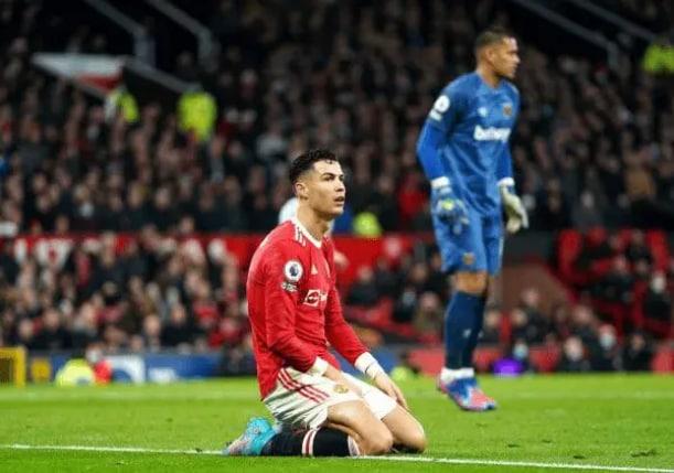 C羅禁區內被西門將絆倒卻未獲點球 對裁判強烈不滿