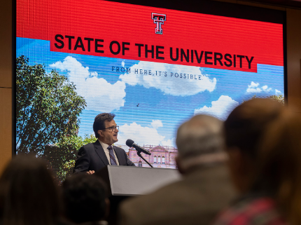 Lawrence Schovanec 校長認可學生對德州理工大學發展的貢獻