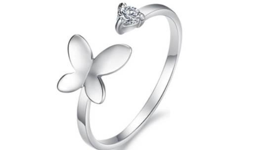 如何保養純銀飾品？