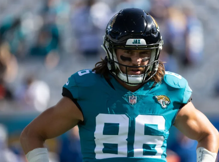 明尼蘇達維京人隊目前在現(xiàn)役名單上只有兩個近端鋒