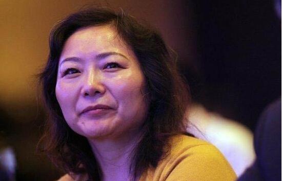 又一地產大佬退休！這位中國女首富，早已心力交瘁