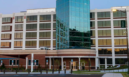 德克爾學院增加了新的教職員工