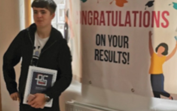 得益于卓越的支持系統利亞姆在進步學校茁壯成長