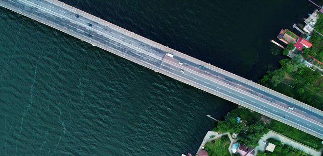 韓國一警員疑自殺，因踩踏事故遭調(diào)查！烏軍進入赫爾松市，一重要橋梁被炸！特朗普被