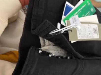 女子網購牛仔褲竟在里面發現內褲