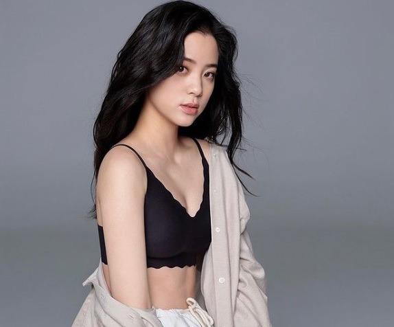 歐陽娜娜自創品牌被指“割韭菜”