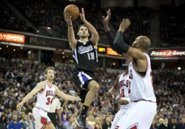 NBA常規賽國王110-101擊敗公牛此役國王中鋒小薩博尼斯斬獲三雙