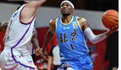 吉布森昨天抵達廣州北京隊在為他辦理工作和注冊手續