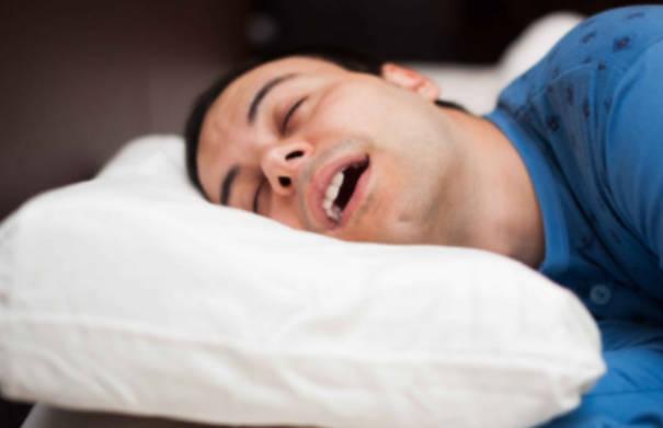 為什么打鼾者吵不醒自己？