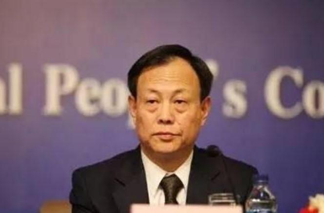 監(jiān)管重拳打擊市場操縱，“牛散”145個賬戶操縱8只股票，被罰5.7億元