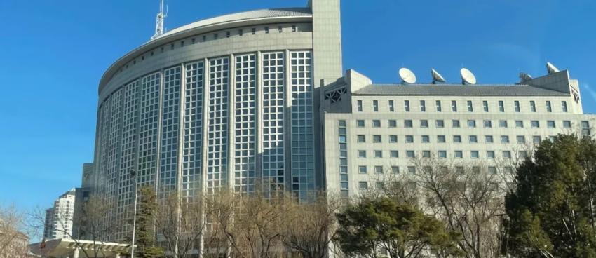 外交部就美稱擊落中國飛艇發表聲明（反應過度，違反國際慣例）