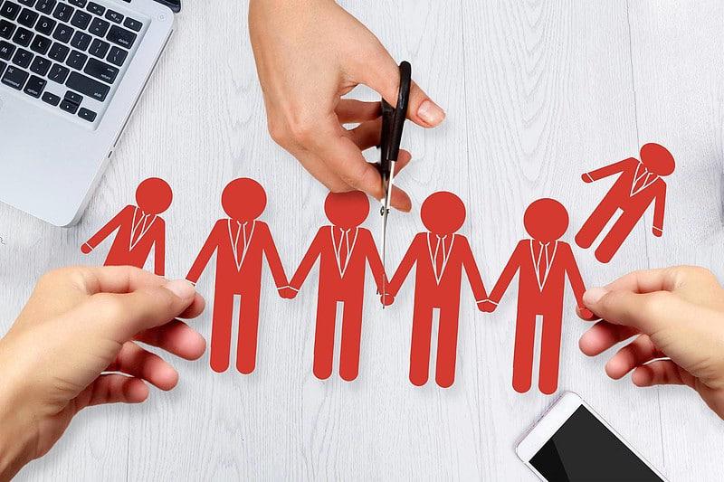 美企1月裁員超10萬，招不到人怎么辦？去年北美公司買了4.41萬個機器人（多家企業(yè)宣布裁員計劃）