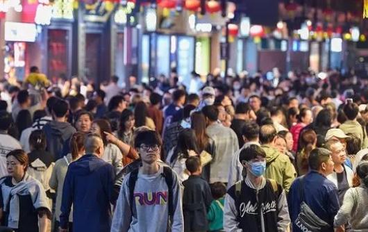 “五一”小假期：景點門票、火車票一搶而空，人潮洶涌不可避免