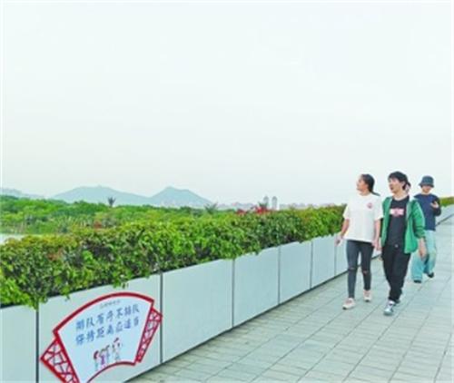 廈門(mén)園博苑打造文明旅游景區(qū)，五一假期吸引眾多游客