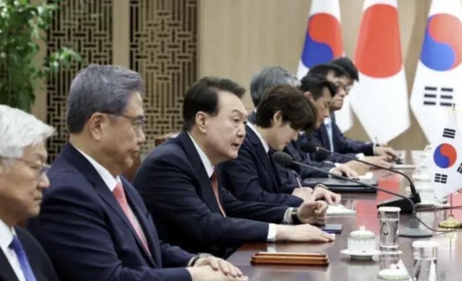 岸田文雄訪韓，尹錫悅言論引關注，日本韓國歷史問題再起波瀾