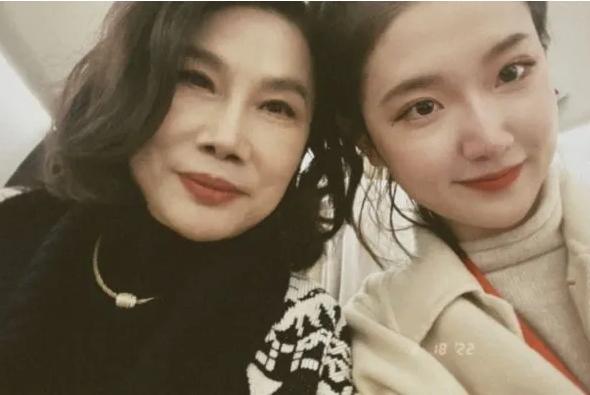 反思與成長：孟羽童的離職引發的關于感恩和自立的討論