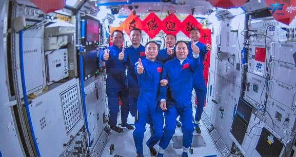 全國多地持續升溫，氣象部門預測今年夏季高溫偏多，人們擔心極端天氣再度來襲