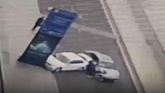 昆明機場發生交通事故致女子死亡 警方調查中