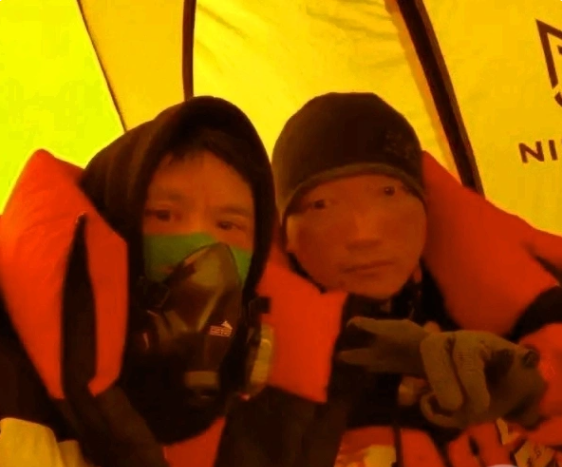 營救珠峰瀕死女子引發社會關注，呼吁停止網絡暴力