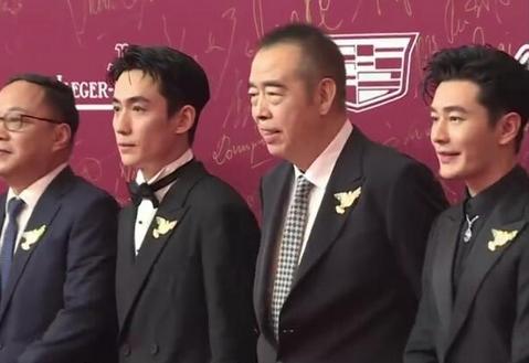 陳凱歌推朱一龍、拉朱亞文、拽黃曉明引發(fā)熱議：網(wǎng)友稱大家都很謙讓