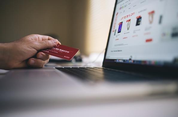 618電商巨頭掀起最激烈價格戰(zhàn) 京東百億補(bǔ)貼引爆市場