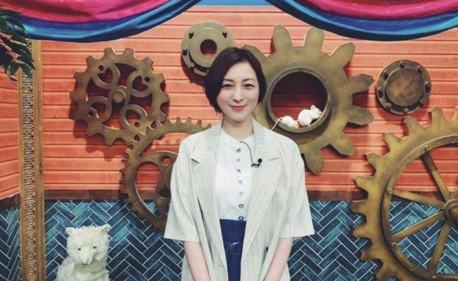 廣末涼子承認與已婚45歲米其林大廚出軌，發表公開道歉并宣布無限期停工