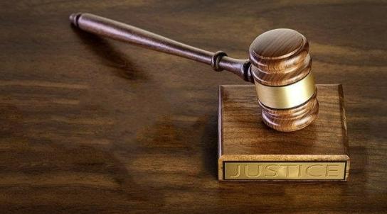 女子因瑣事將農(nóng)藥倒入父親止咳糖漿，涉嫌故意殺人罪被公訴