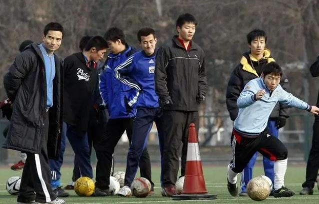 激動落淚！內蒙古體育生高考351分，感動全場的瞬間