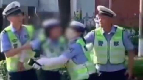 警方通報：史某某（女），因事件調離崗位并配合調查！