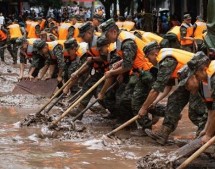 北京交通部門應對暑期汛期重疊，確保市民出行安全