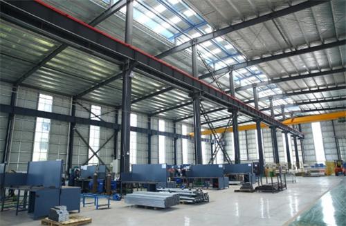 大學生暑期工：期望賺零花錢，卻面臨累人挑戰