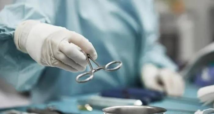 當醫者成為吃瓜群眾：醫療反腐風暴中的普通醫生內心揭秘