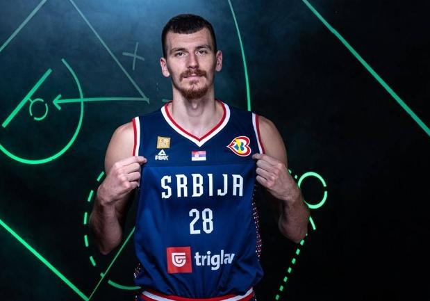 菲律賓男籃世界杯慘劇：塞爾維亞球員遭遇肘擊，一顆腎臟被摘除