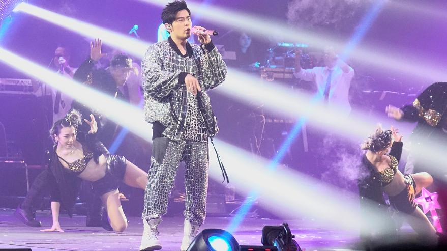 女子花13000元購周杰倫演唱會門票，卻在演出前被偷！派出所涌入大量被盜報案的人