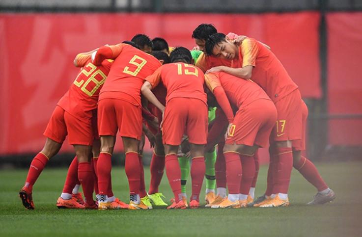 壯志凌云：中國男足最后1分鐘拼盡全力，向韓國發起血拼挑戰