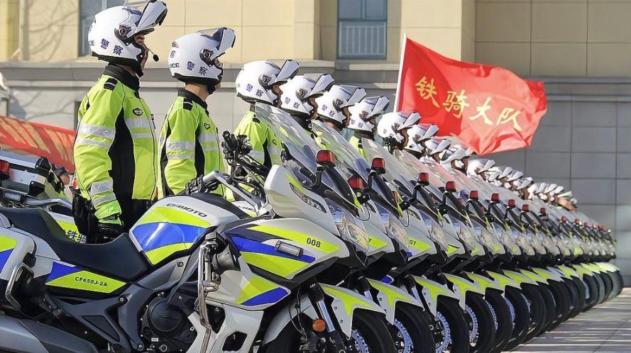 博士后當交警15年后，突然火了：是金子在哪里都會發光的！