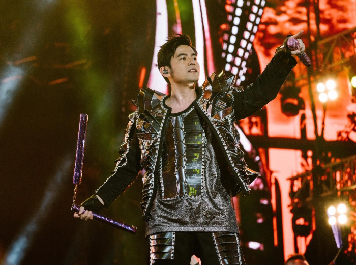 周杰倫福州演唱會引嘲笑，吃相難看風波蔓延，粉絲紛紛發聲！