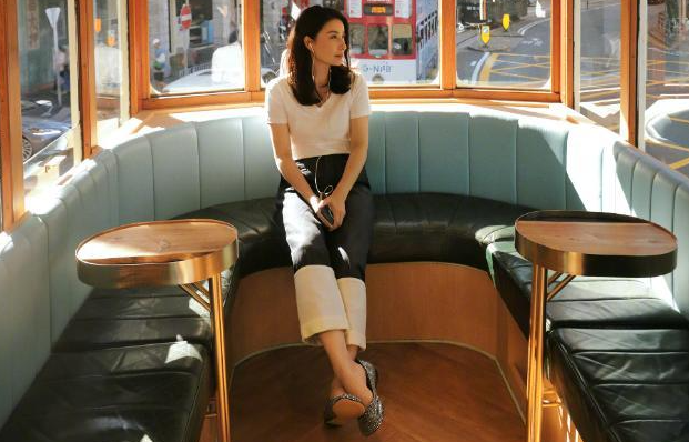 郭晶晶：簡約高雅之美，散發獨特氣質與魅力！