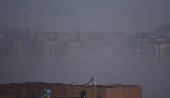 成都濃霧引發社交媒體熱議：呼喚環境保護與公眾關注