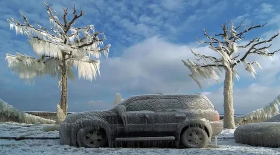 湖北下凍雨車子像被包漿一樣 當事人束手無策