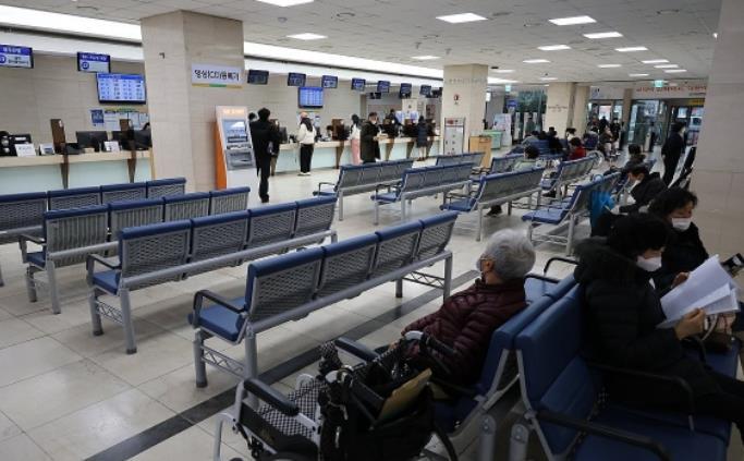 韓國兵務廳新規：未服兵役住院醫生辭職需即刻入伍