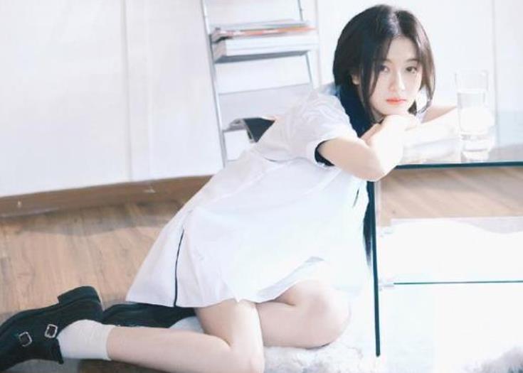 時尚對決：李蘭迪與張元英同穿一套衣，各有各的美